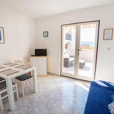 Balcony With A Sea View In The Center Apartment